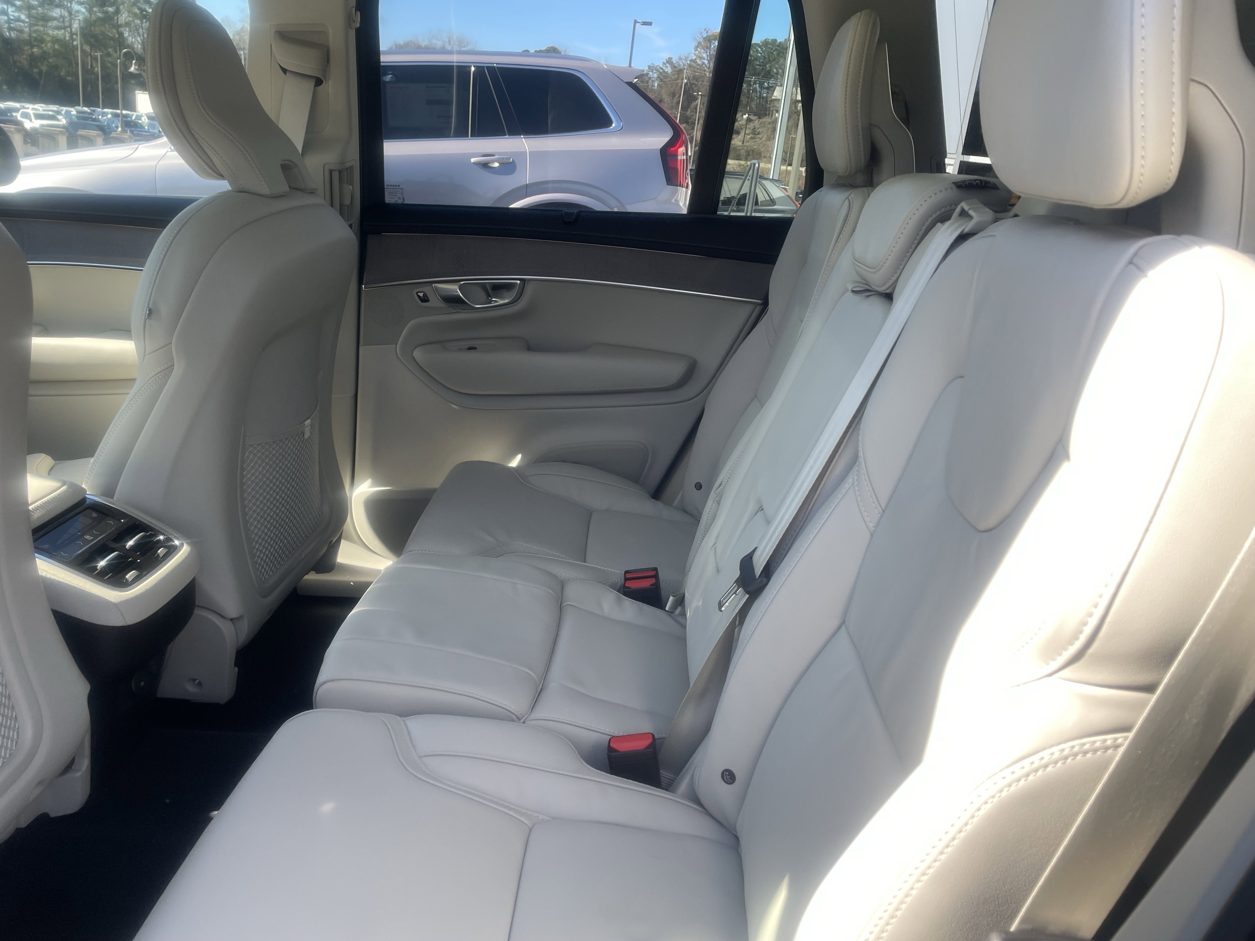 New 2026 Volvo XC90 B6 Ultra w/ Protection Package image 12