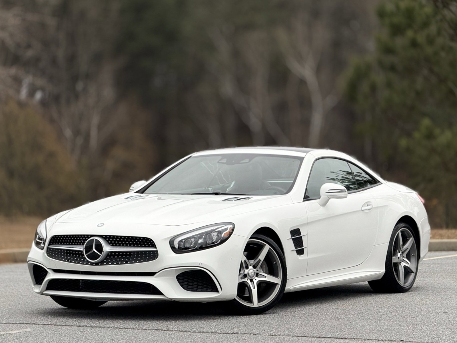 Used 2017 Mercedes-Benz SL 550 image 7