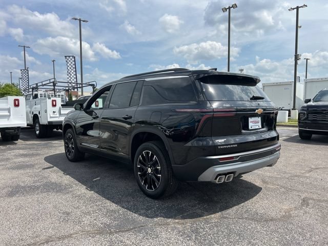 New 2026 Chevrolet Traverse LT w/ Sun and Wheel Package FWD image 5