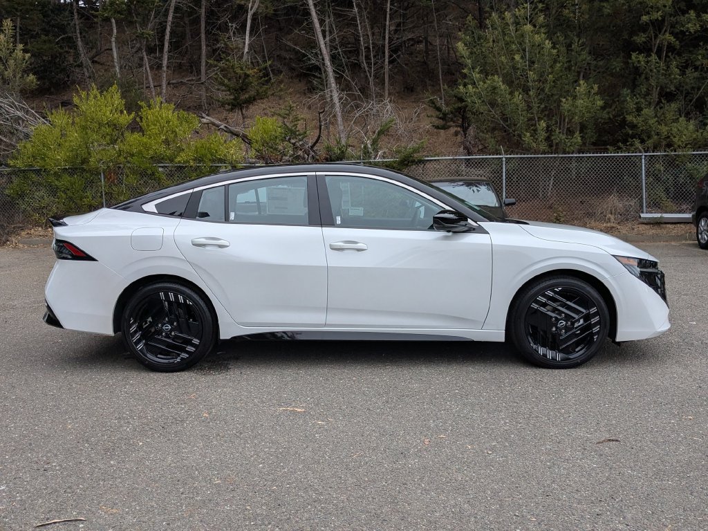 New 2027 Nissan Sentra SR FWD image 4