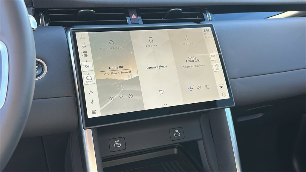 Used 2024 Land Rover Discovery Sport S image 16