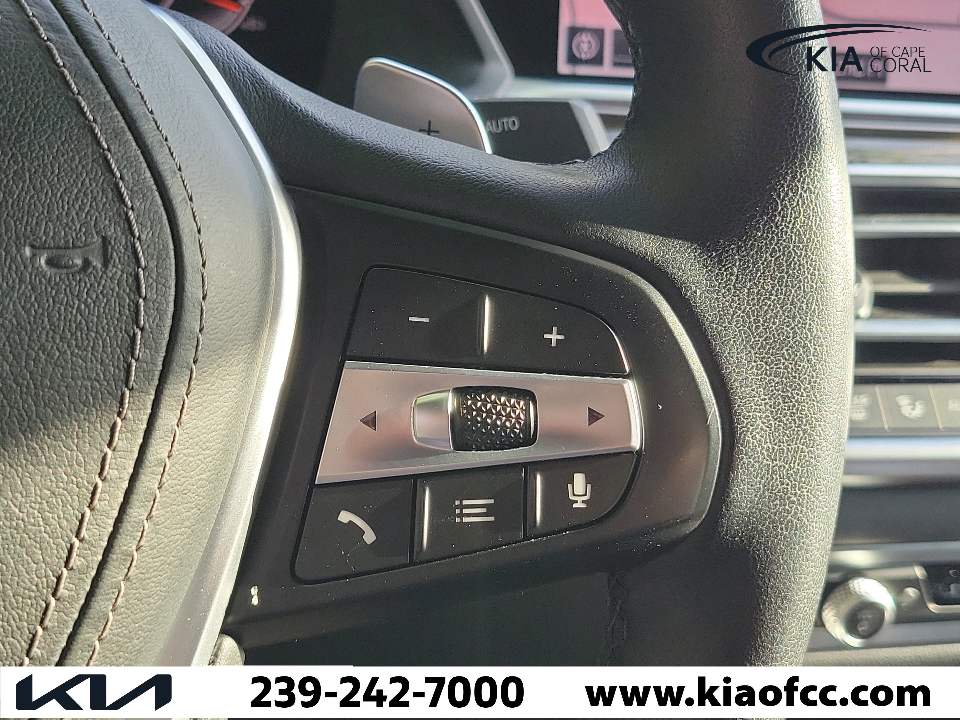 Used 2021 BMW X6 xDrive40i w/ Premium Package image 23