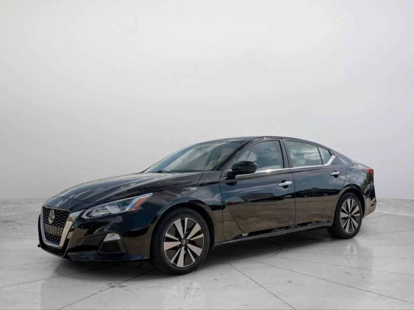 Used 2020 Nissan Altima 2.5 S image 1