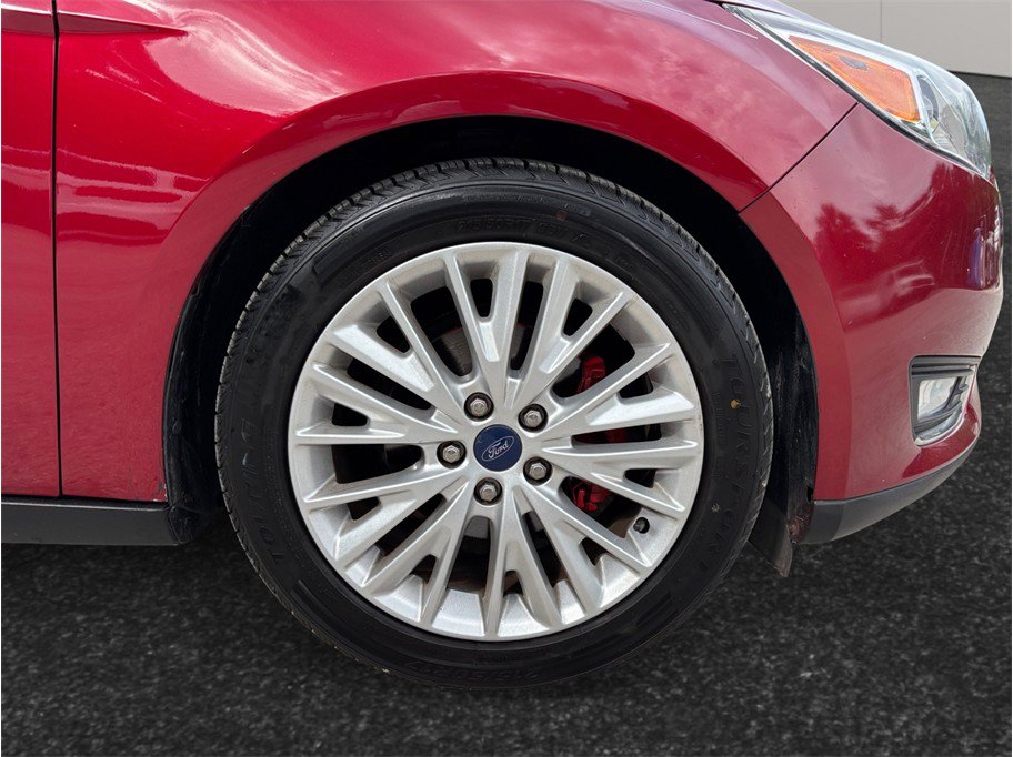 Used 2015 Ford Focus Titanium FWD image 12