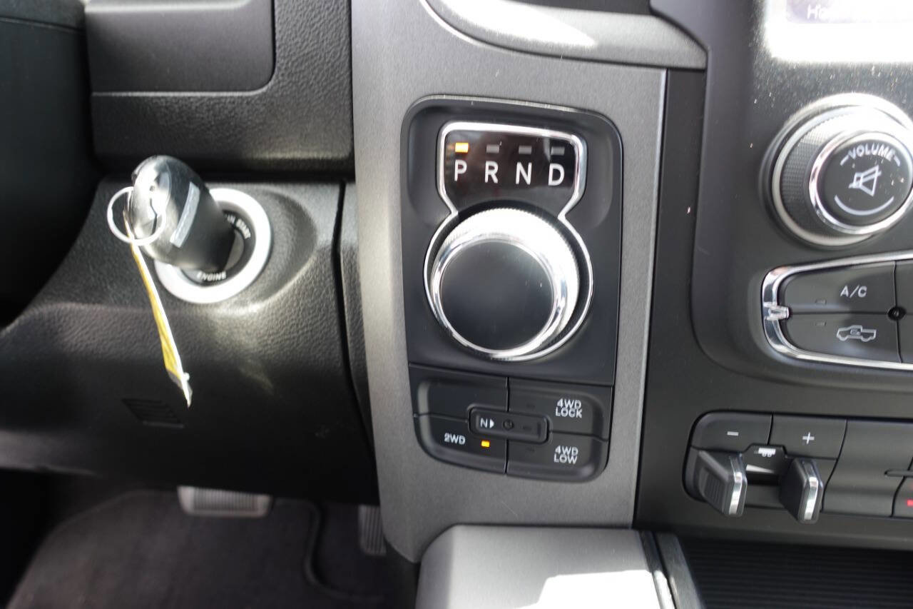 Used 2022 RAM 1500 Express w/ Wheel & Sound Group AWD/4WD image 46