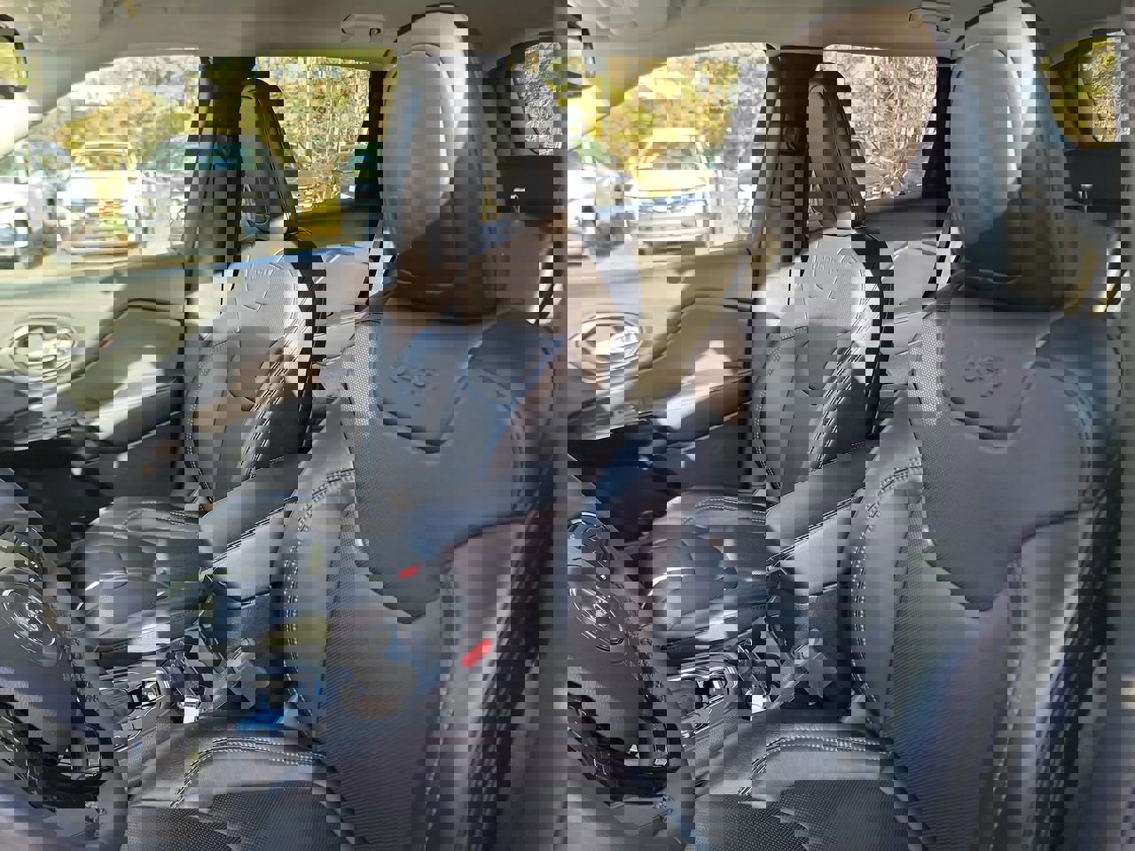 Used 2023 Jeep Cherokee Altitude Lux image 13