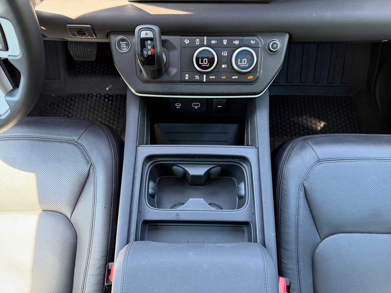 Used 2023 Land Rover Defender 110 SE AWD/4WD image 15