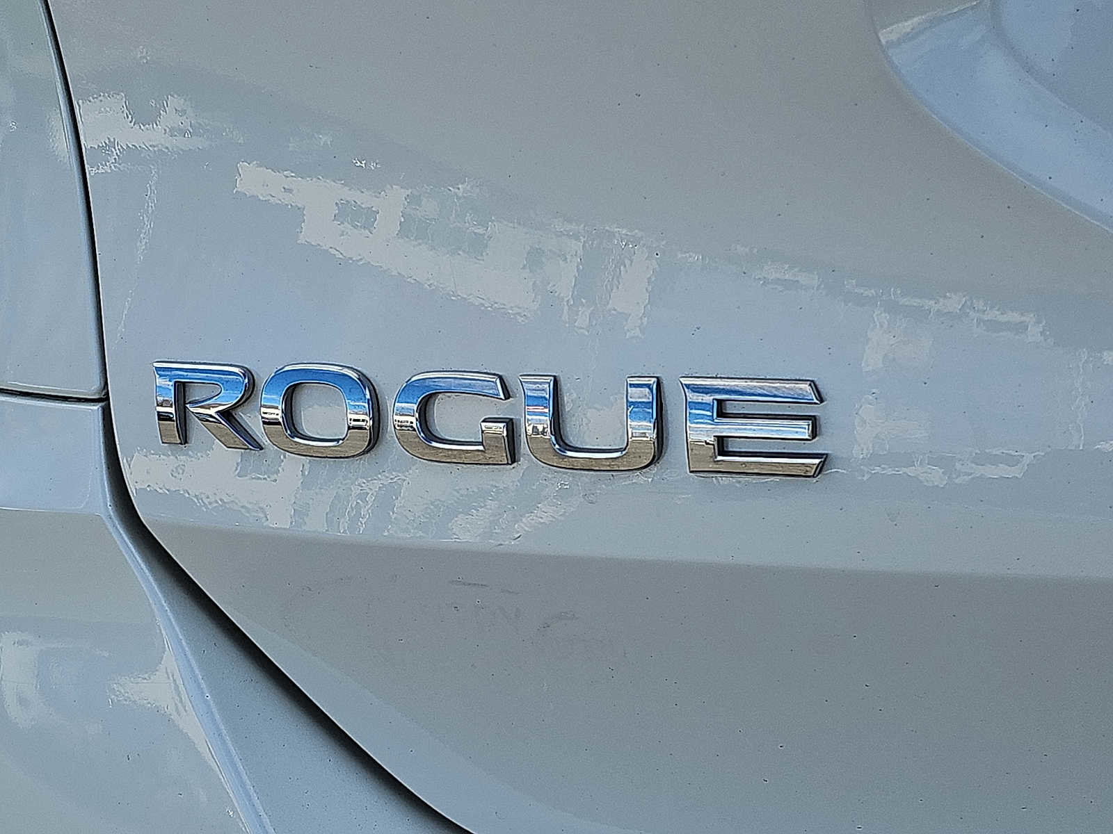 Used 2019 Nissan Rogue SL w/ Premium Package image 34