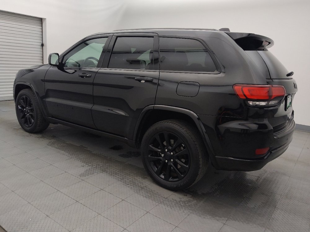 Used 2020 Jeep Grand Cherokee Altitude image 3