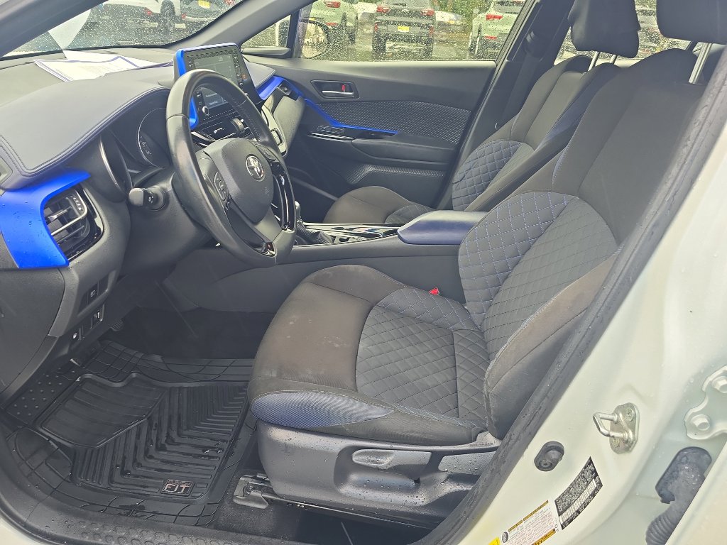 Used 2020 Toyota C-HR XLE image 14