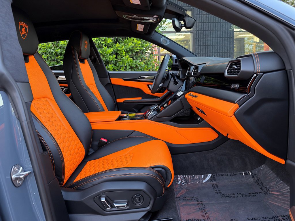 Used 2022 Lamborghini Urus AWD/4WD image 34