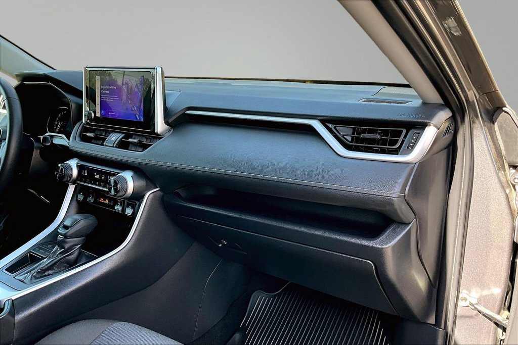 Used 2025 Toyota RAV4 XLE w/ Convenience Package FWD image 17