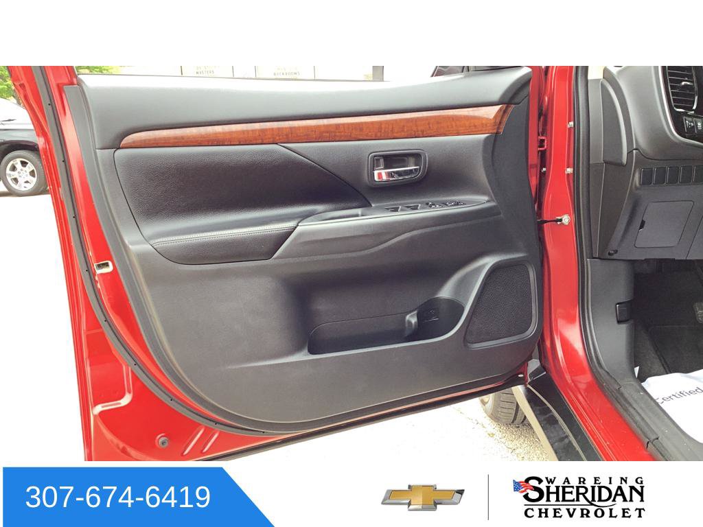 Used 2015 Mitsubishi Outlander GT AWD/4WD image 18