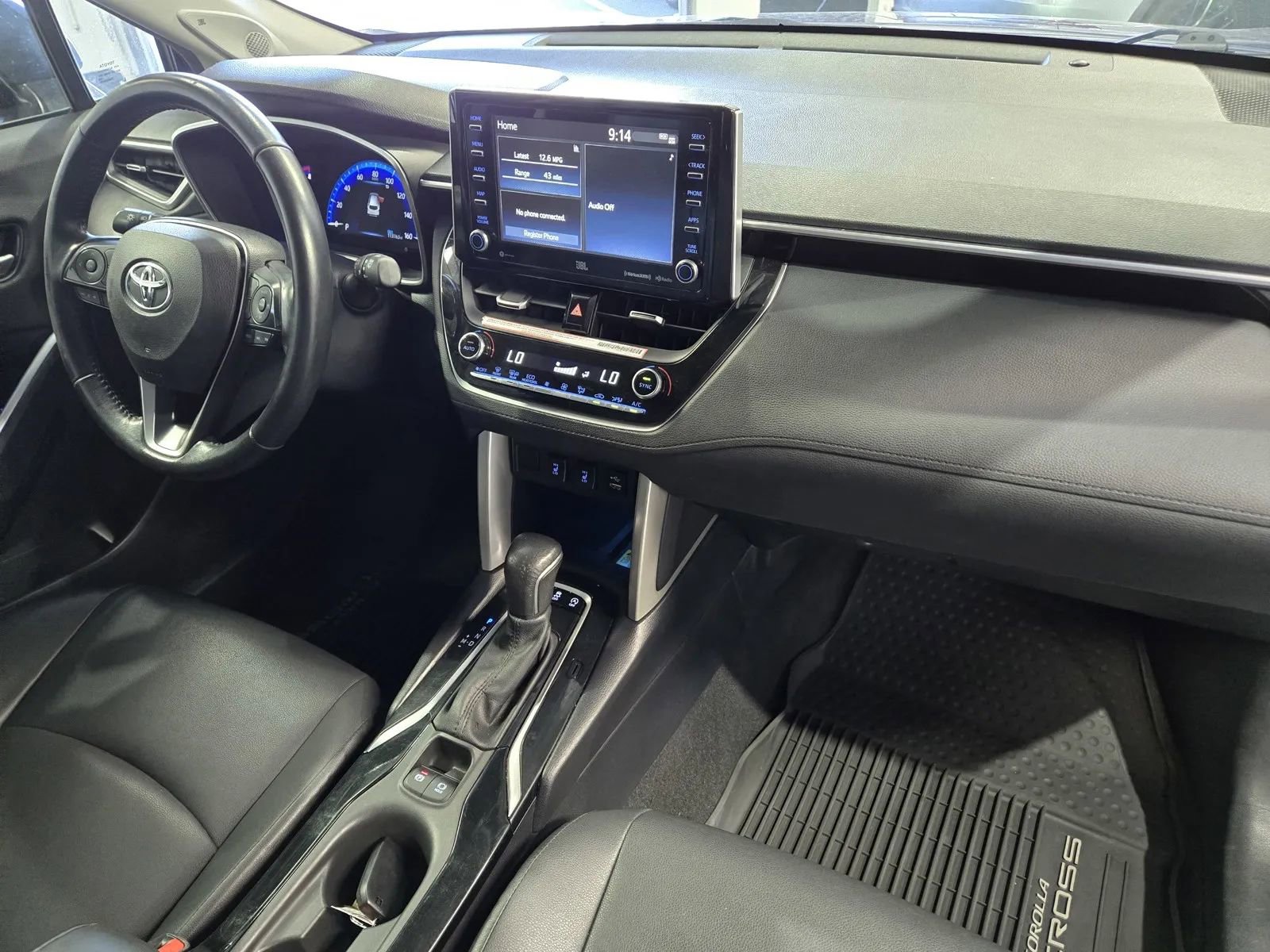 Used 2022 Toyota Corolla Cross XLE w/ Convenience Package AWD/4WD image 5