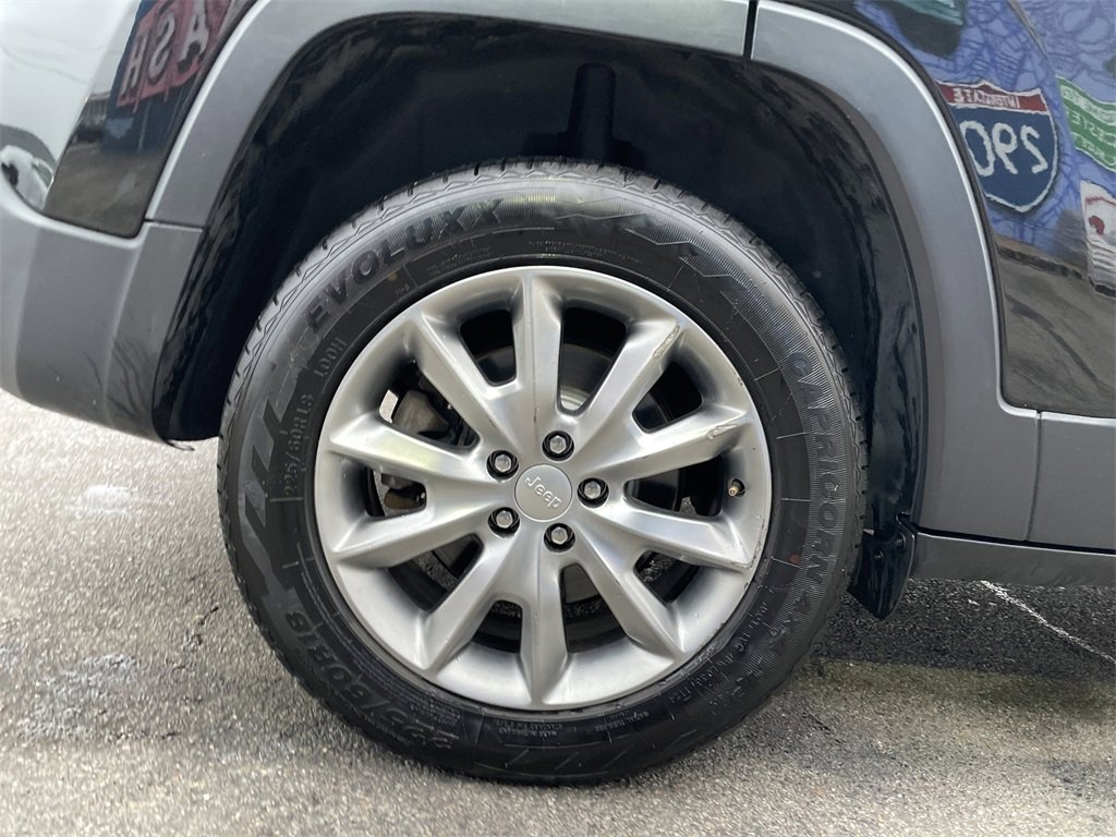 Certified 2018 Jeep Cherokee Limited image 12