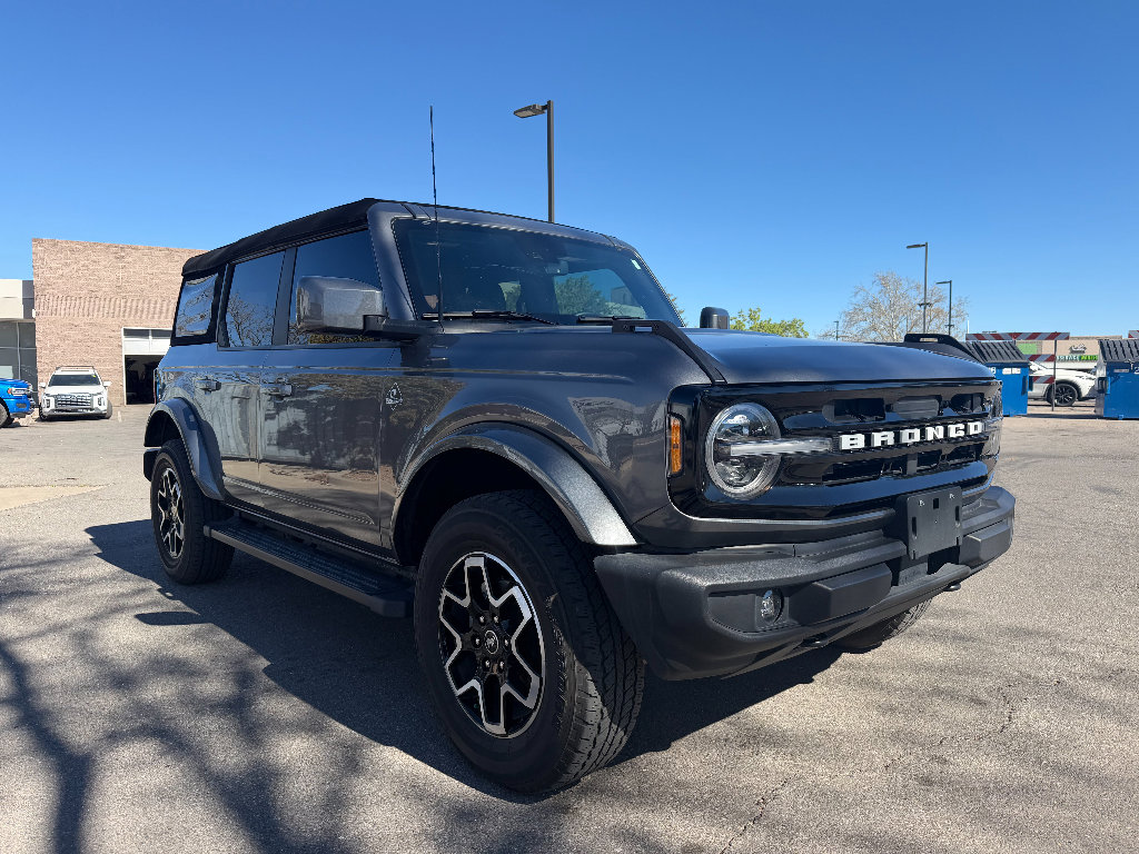 Used 2024 Ford Bronco Outer Banks image 4