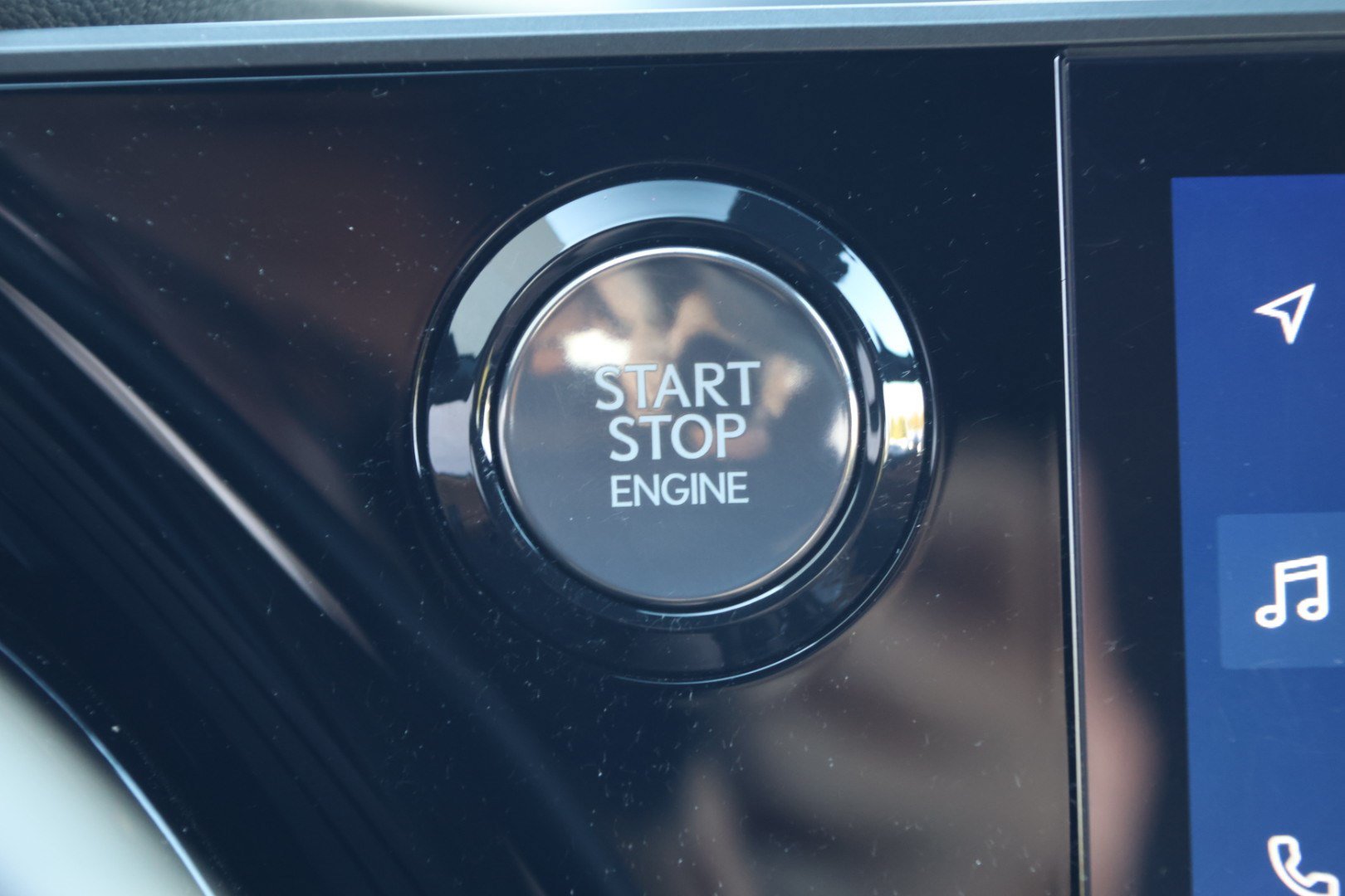 Used 2025 Lexus RX 350 Premium w/ Accessory Package FWD image 18