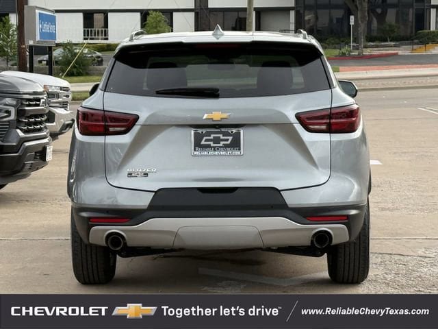 Used 2024 Chevrolet Blazer LT w/ Convenience Package FWD image 7