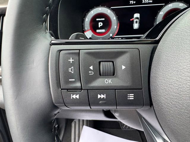 Used 2025 Nissan Pathfinder Platinum FWD image 16