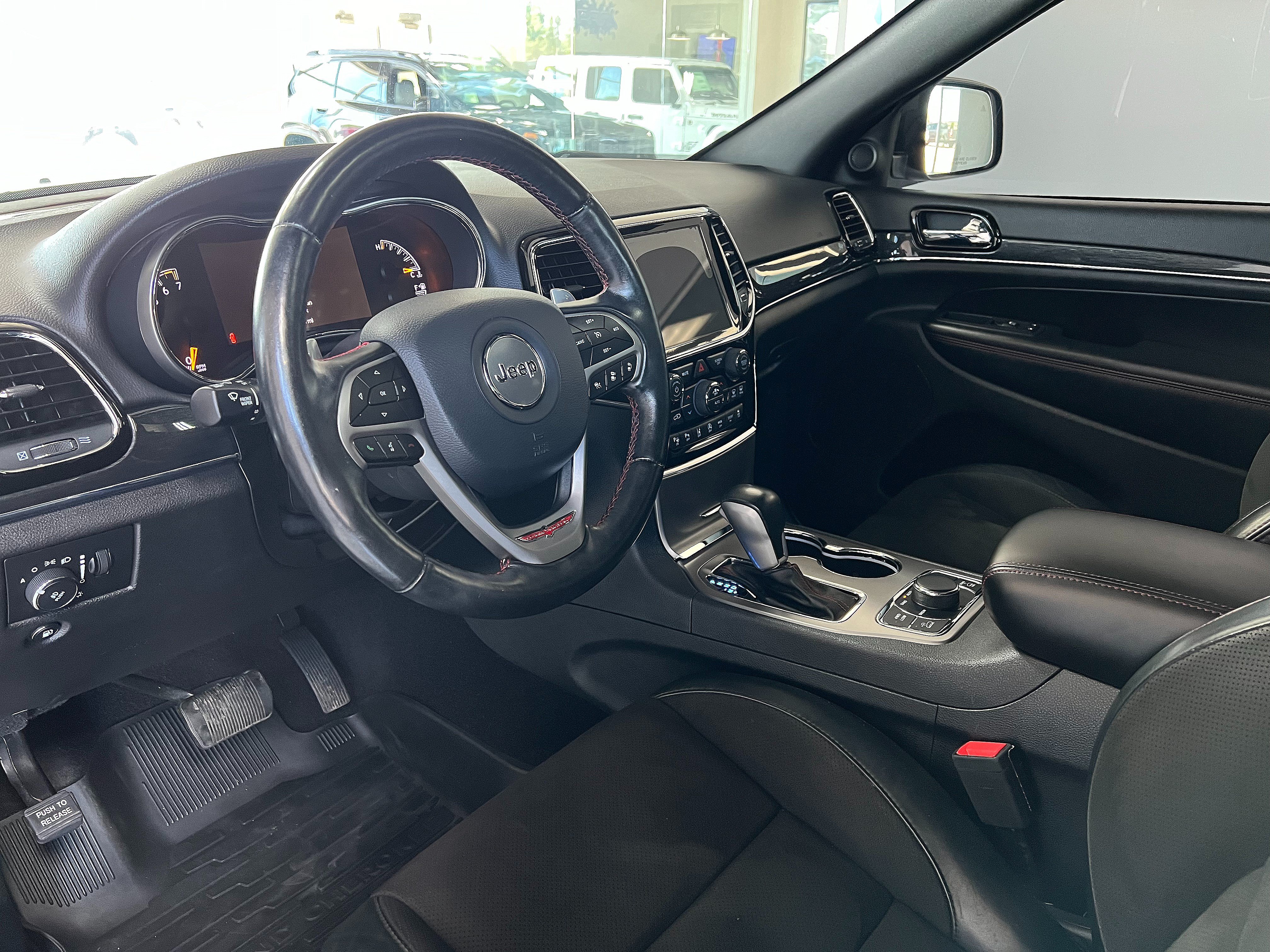 Used 2020 Jeep Grand Cherokee Trailhawk w/ Premium Lighting Group AWD/4WD image 9