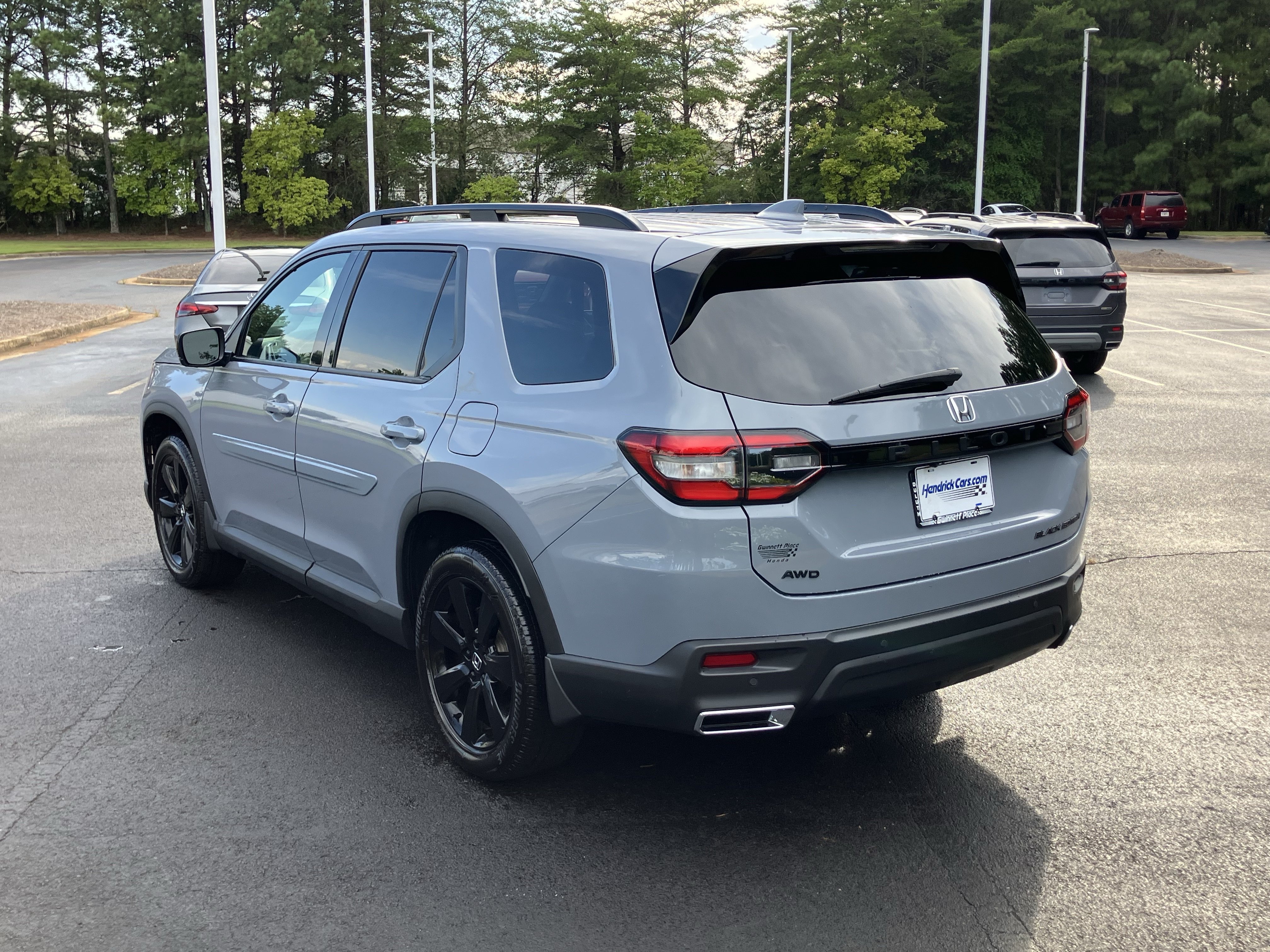 Certified 2025 Honda Pilot Black Edition image 8