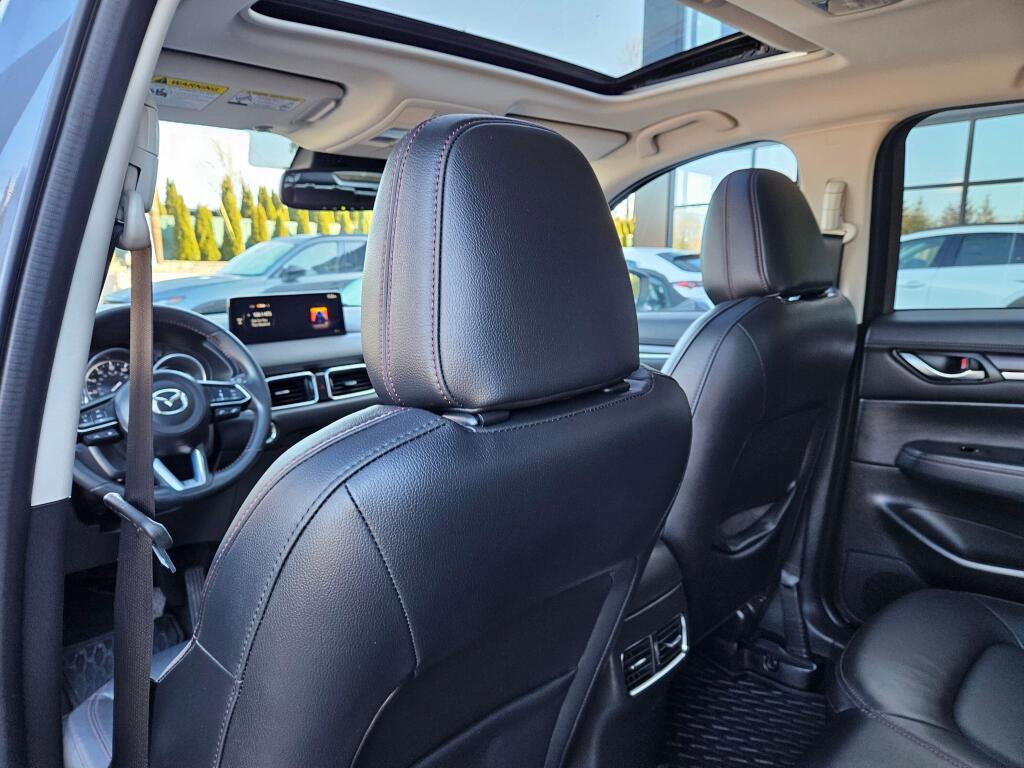 Certified 2021 MAZDA CX-5 Carbon Edition image 17