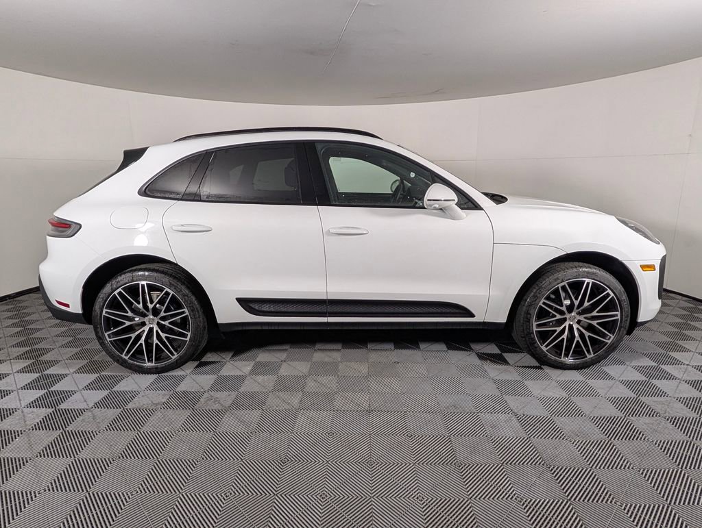 New 2026 Porsche Macan image 8