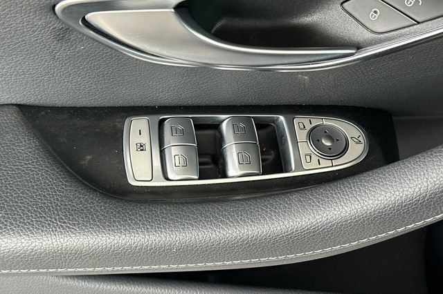 Used 2022 Mercedes-Benz E 350 Sedan image 13