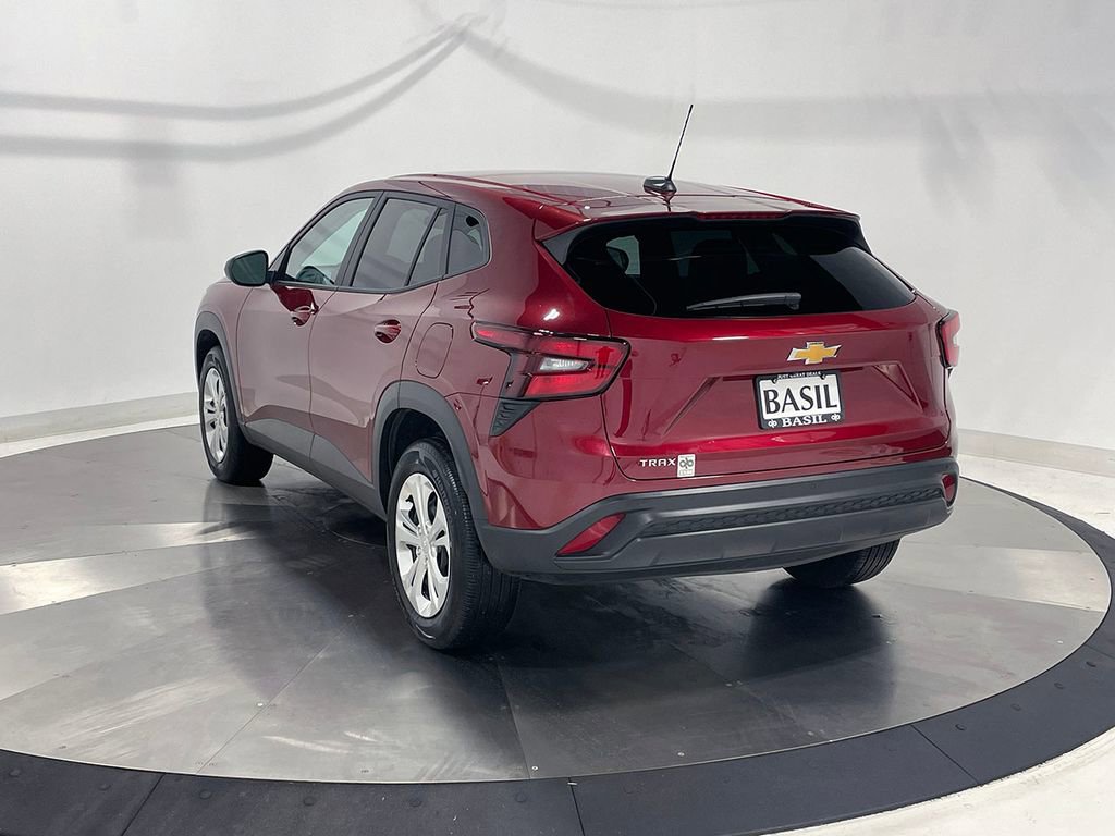 Used 2024 Chevrolet Trax LS w/ Driver Confidence Package image 13