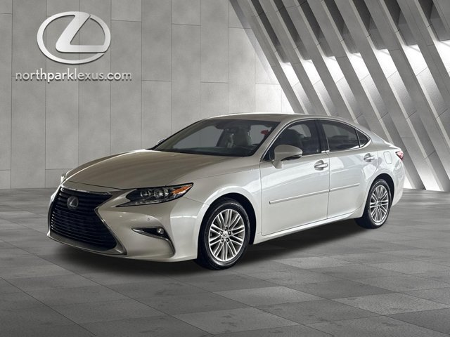 Used 2017 Lexus ES 350 w/ Luxury Package FWD image 3