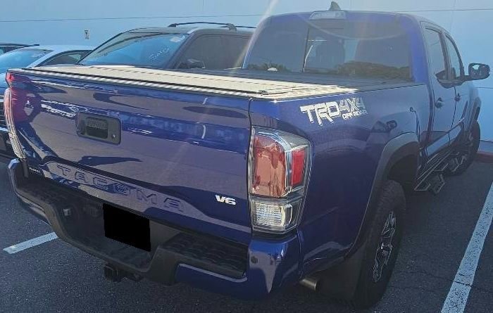Used 2022 Toyota Tacoma TRD Off-Road w/ Technology Package AWD/4WD image 6