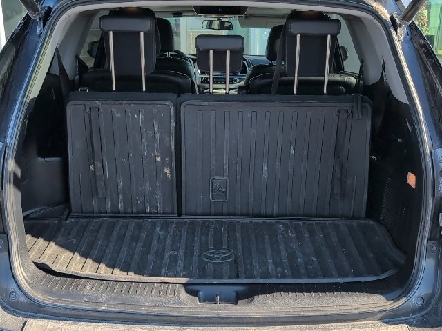 Used 2016 Toyota Highlander XLE image 24