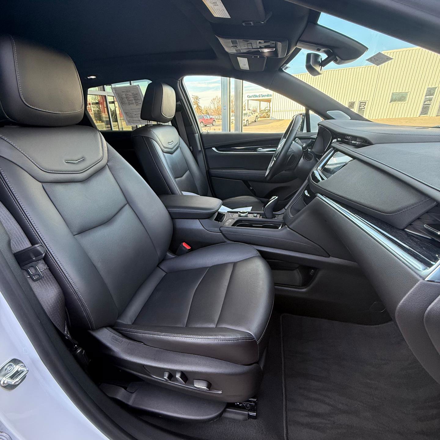 Used 2025 Cadillac XT5 Premium Luxury image 11