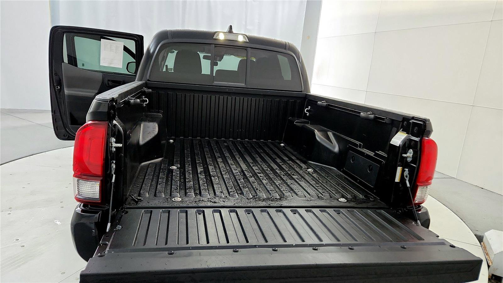 Certified 2023 Toyota Tacoma SR AWD/4WD image 20