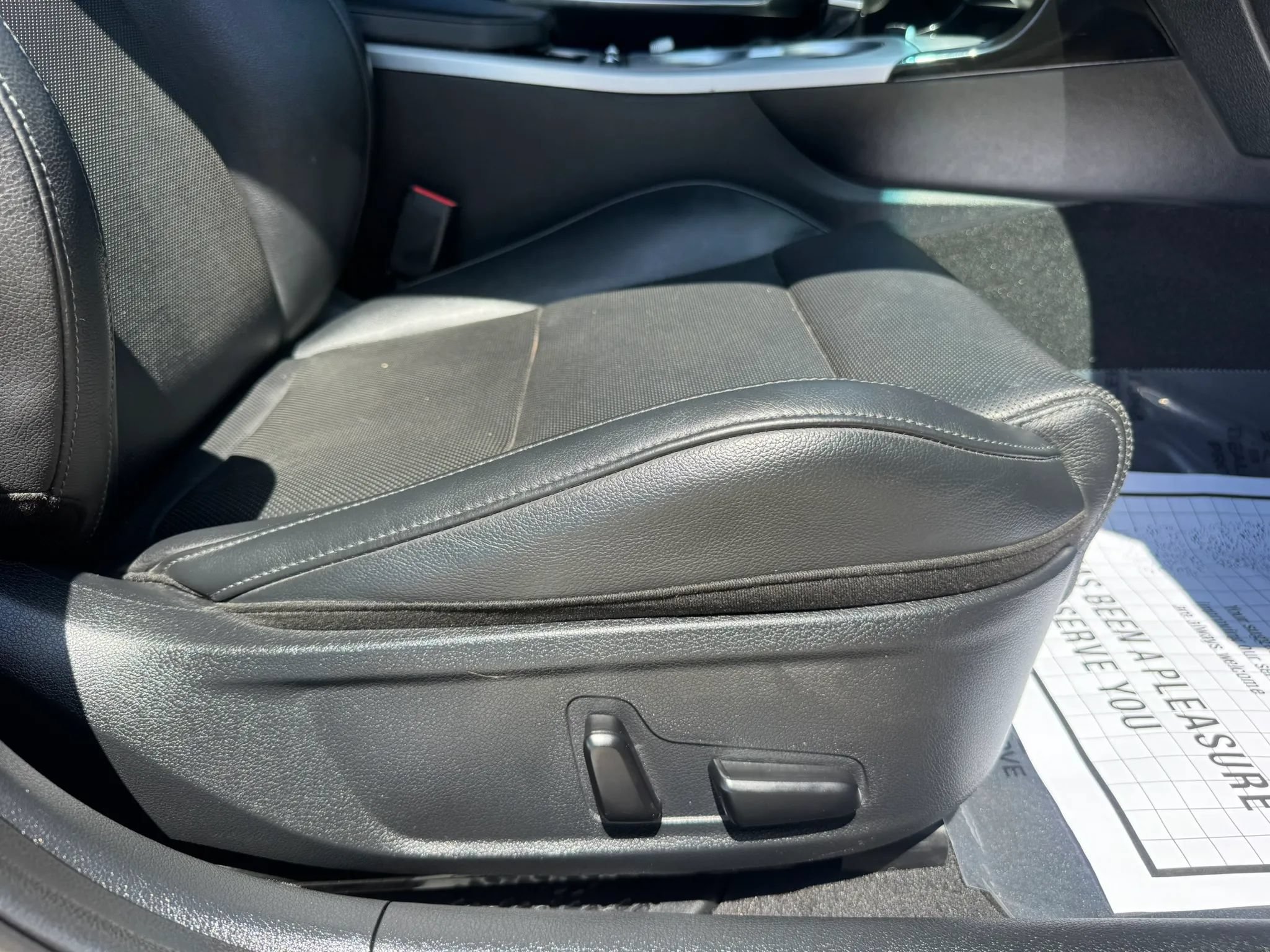 Used 2018 Kia Stinger GT1 AWD/4WD image 39