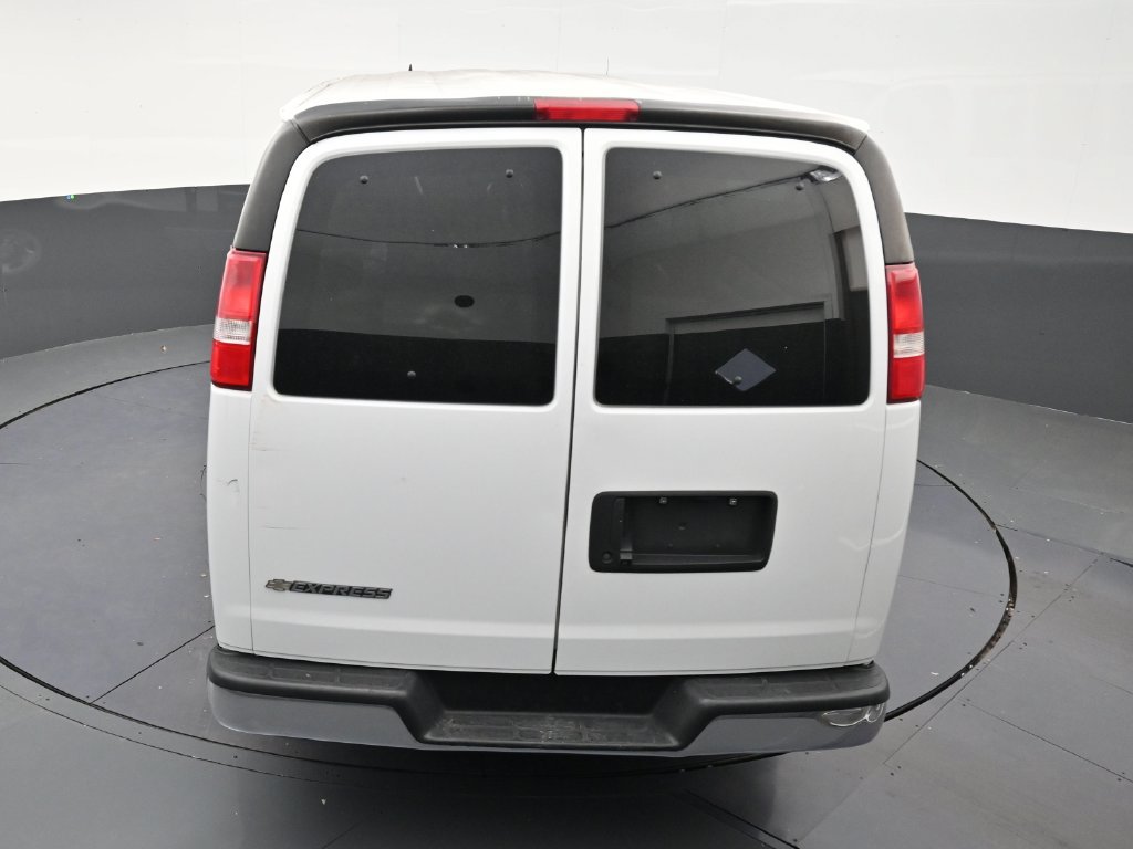 Used 2022 Chevrolet Express 3500 LS w/ Chrome Appearance Package RWD image 13