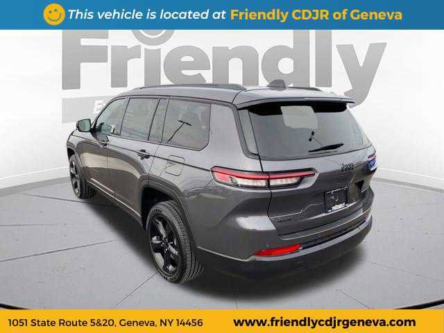 Used 2025 Jeep Grand Cherokee L Altitude image 7