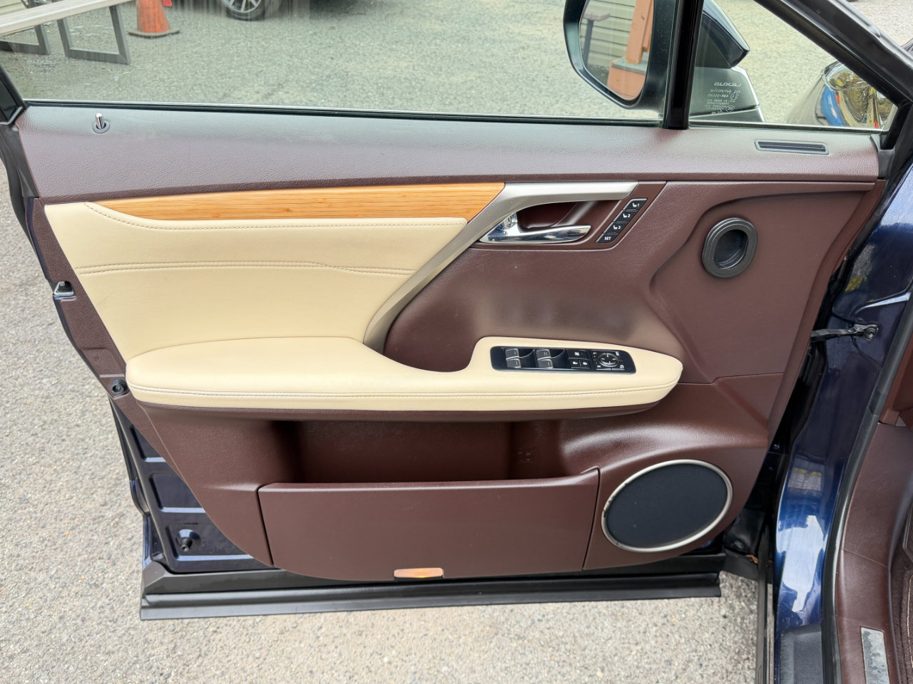 Used 2018 Lexus RX 350L Luxury image 16