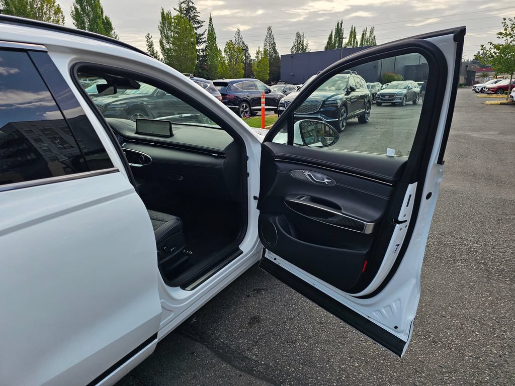 Certified 2025 Genesis GV70 3.5T Sport w/ Sport Prestige Package AWD/4WD image 28