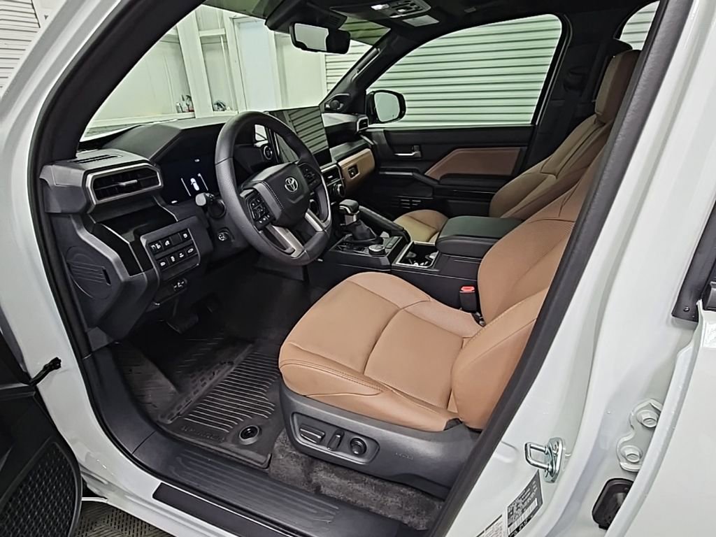 Used 2025 Toyota 4Runner Limited image 11