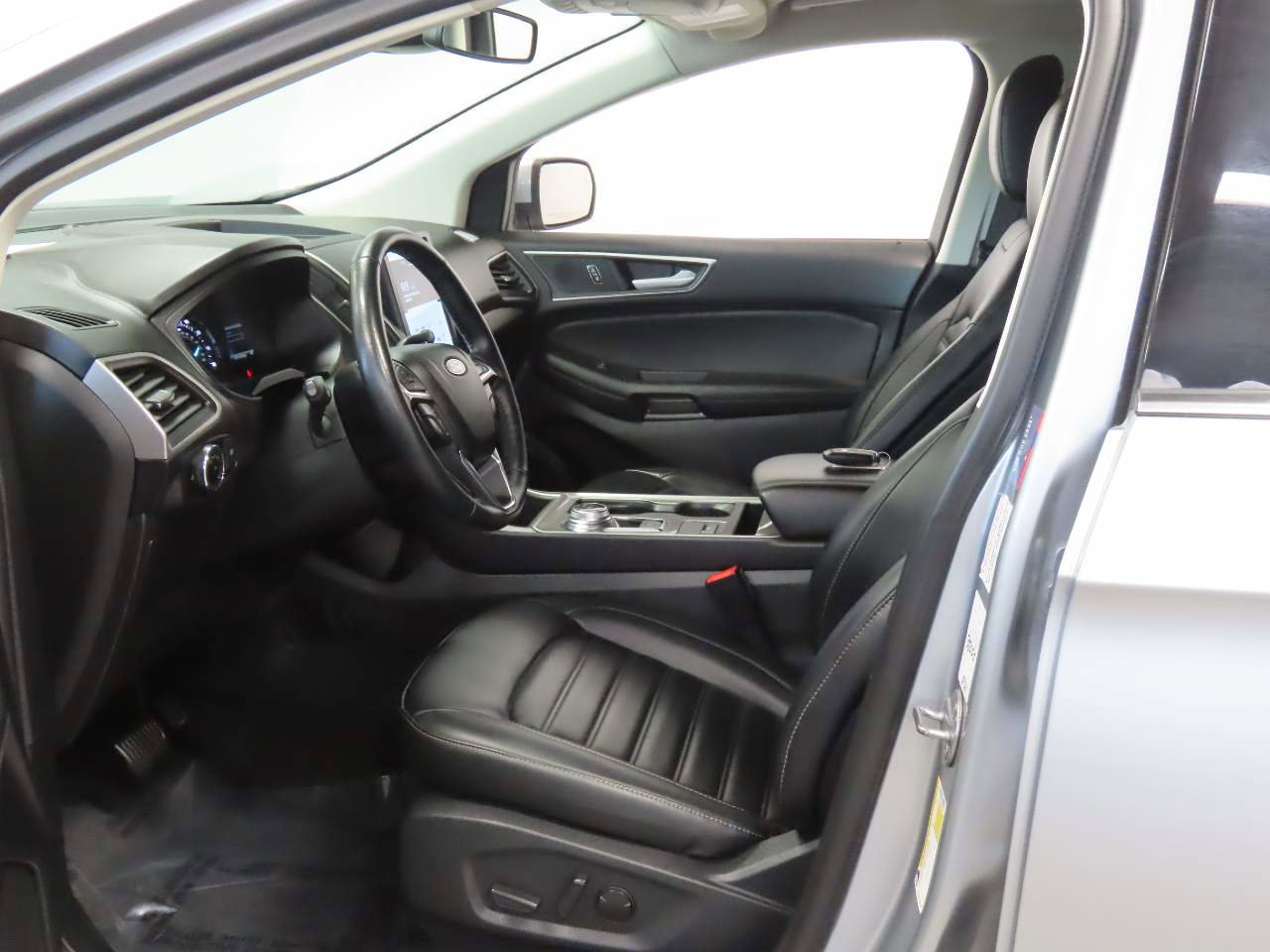 Used 2024 Ford Edge SEL image 14