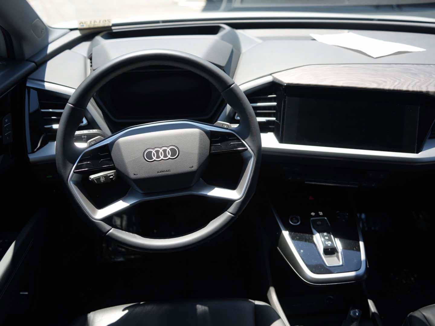 Used 2022 Audi Q4 e-tron Prestige AWD/4WD image 7