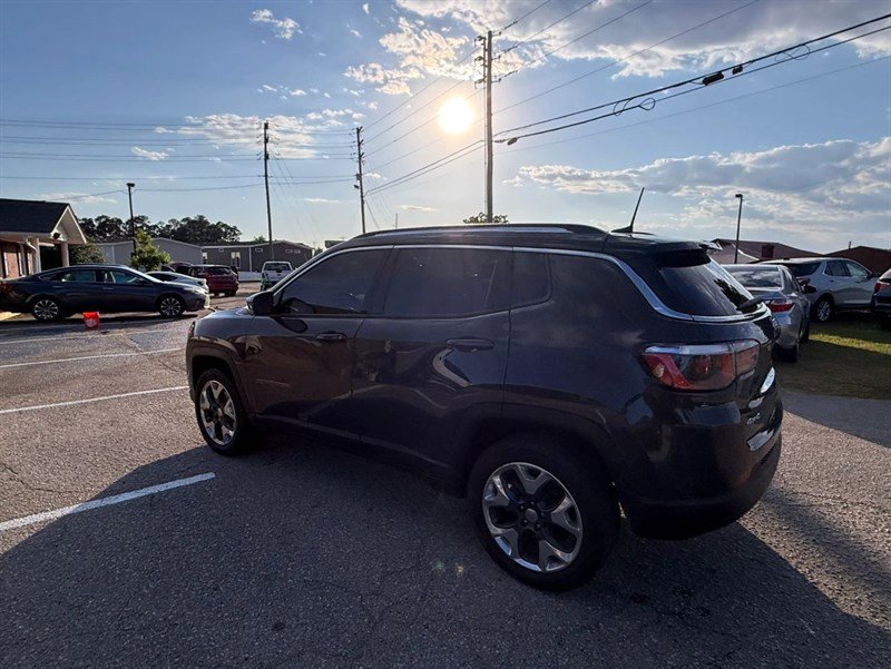 Used 2018 Jeep Compass Limited w/ Safe & Security Group AWD/4WD image 25