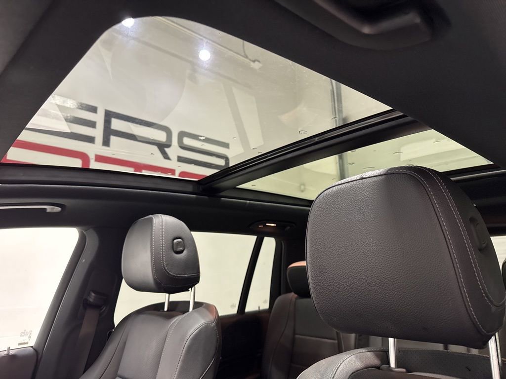 Used 2024 Mercedes-Benz GLS 450 4MATIC image 11