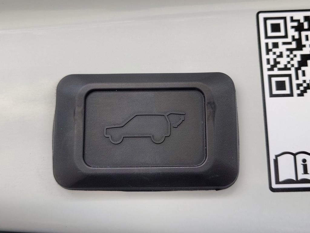 Used 2021 Toyota RAV4 Limited FWD image 34