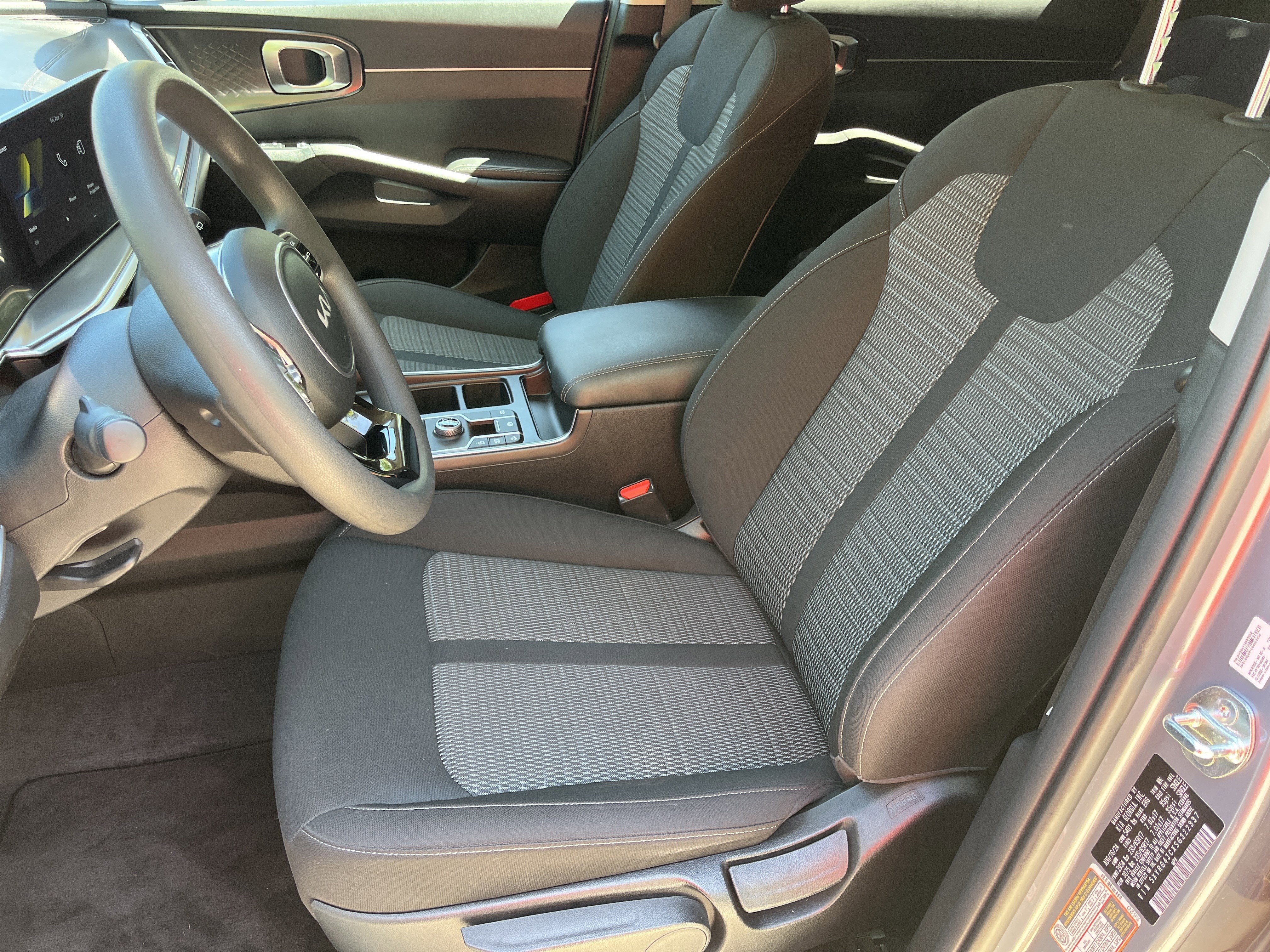 Certified 2025 Kia Sorento LX image 14