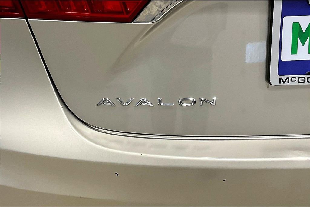 Used 2016 Toyota Avalon XLE Plus FWD image 23