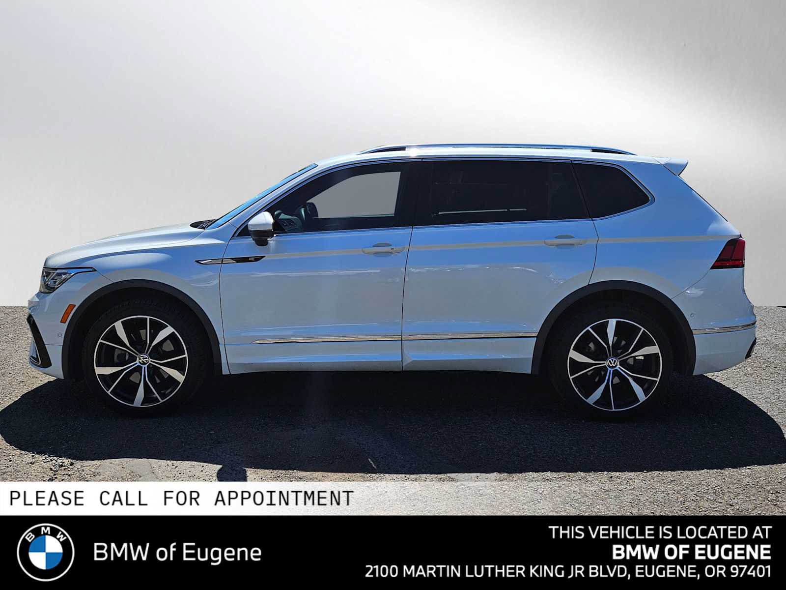 Used 2022 Volkswagen Tiguan SEL R-Line AWD/4WD image 6