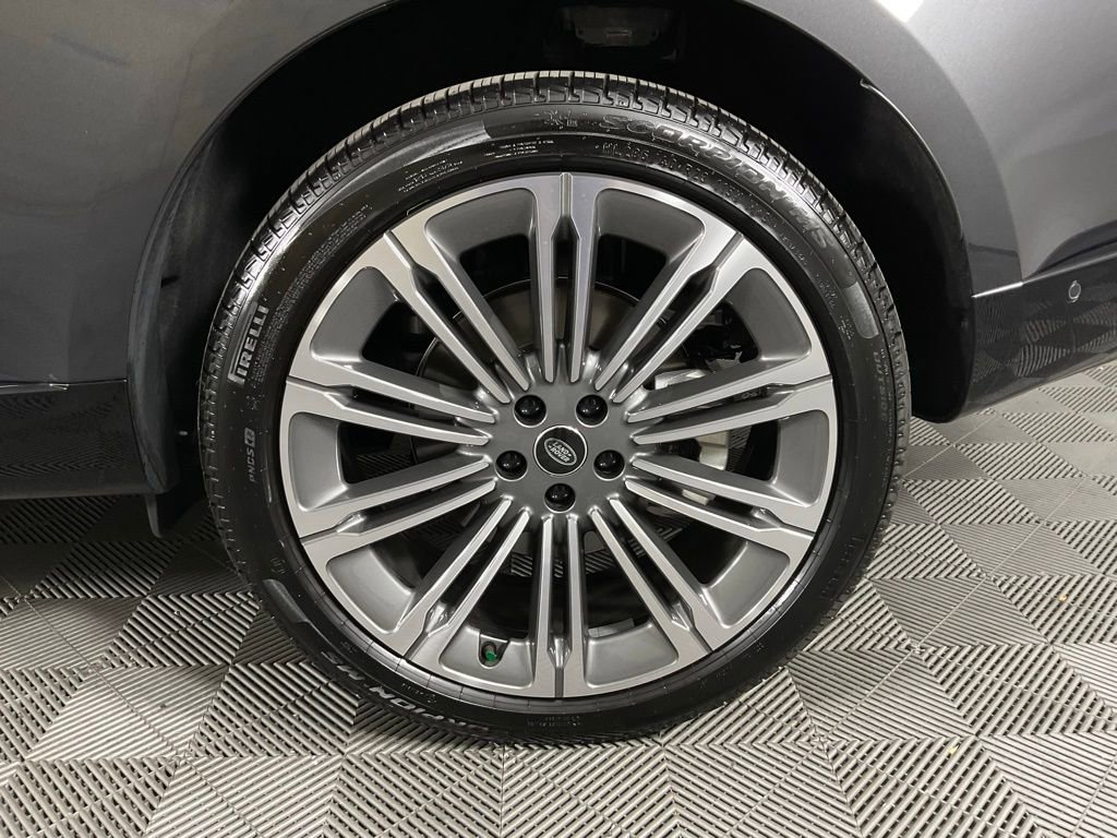 Used 2025 Land Rover Range Rover Long Wheelbase SE image 10