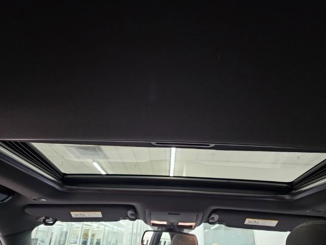 Used 2023 Dodge Challenger R/T w/ Performance Handling Group image 32